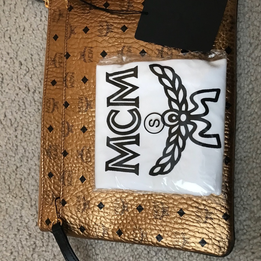 MCM new with tag a brand new item. Beautiful bag